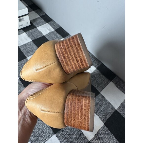 Etienne Aigner 8 M Tan Leather Mid Heel Loafers Shoes Heels Square Toe Pump - Picture 16 of 16